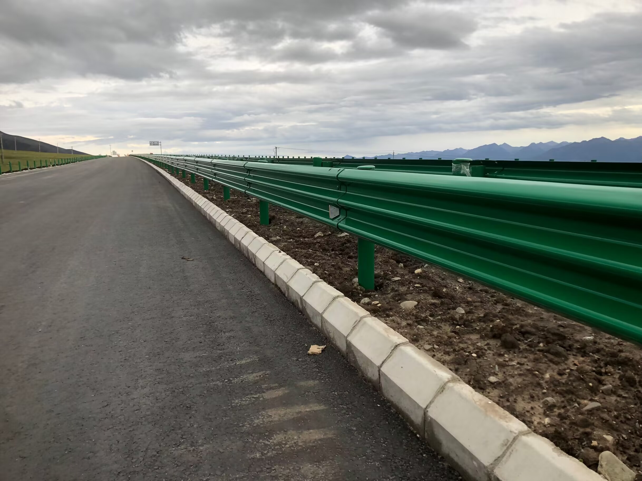 三台县乡村公路波形护栏高速公路波形护栏 - 推荐